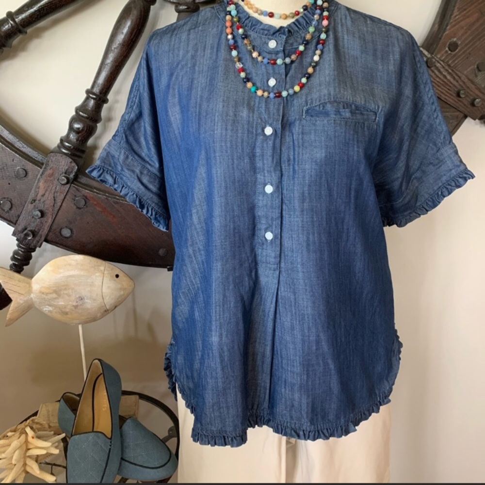 Crown and Ivy top